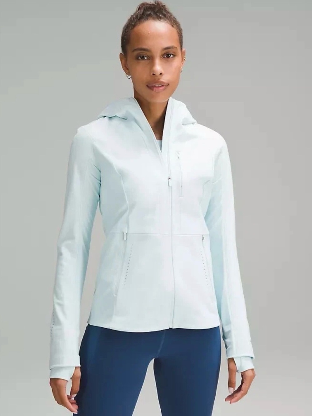 Lululemon Cross Chill Jacket
RepelShell size 4 Sheer Blue